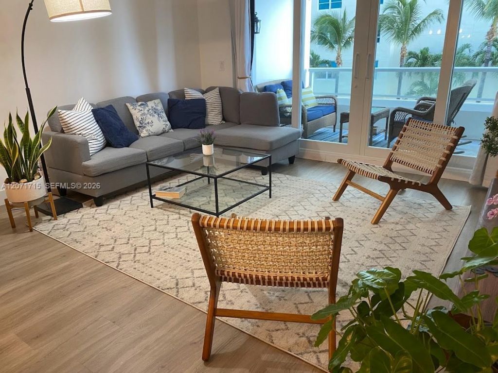 5005 Collins Ave , Unit 722, Miami Beach, FL 33140 Photo