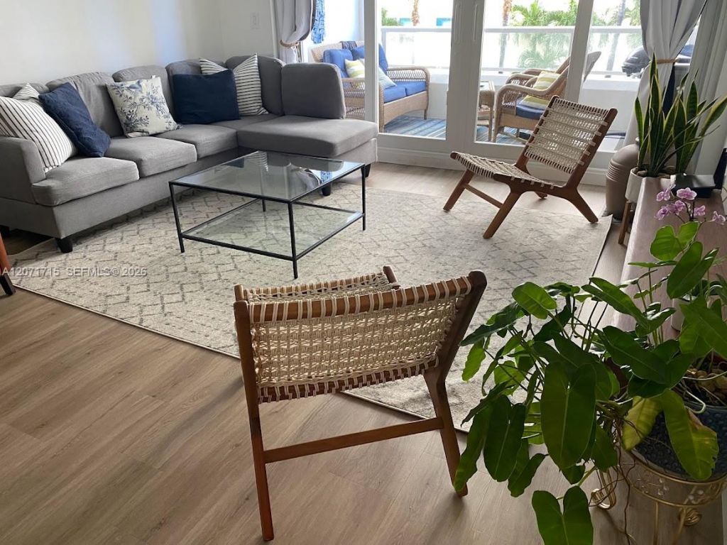 5005 Collins Ave , Unit 722, Miami Beach, FL 33140 Photo