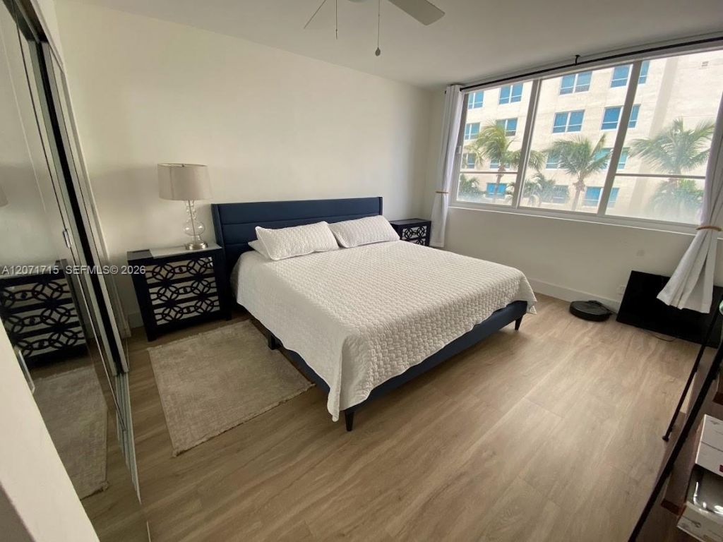 5005 Collins Ave , Unit 722, Miami Beach, FL 33140 Photo