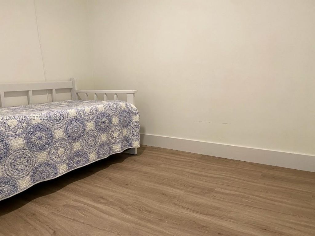 5005 Collins Ave , Unit 722, Miami Beach, FL 33140 Photo