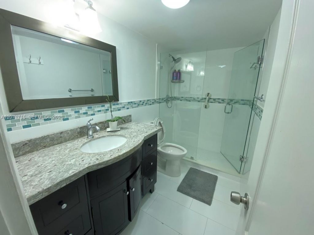 5005 Collins Ave , Unit 722, Miami Beach, FL 33140 Photo