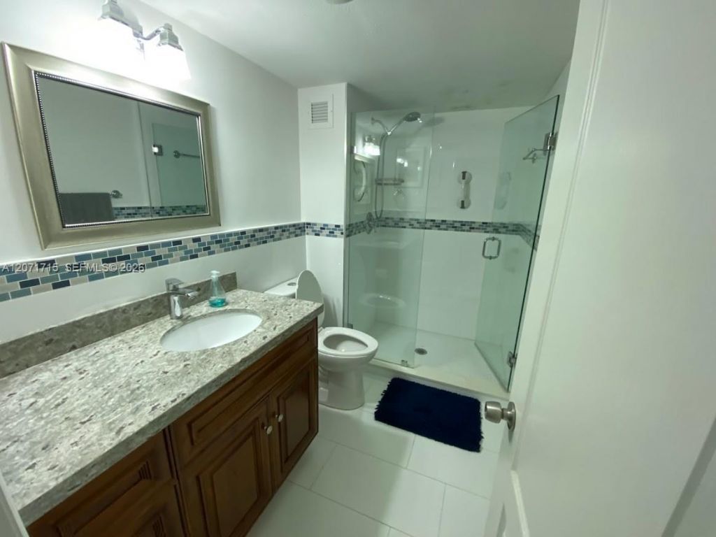 5005 Collins Ave , Unit 722, Miami Beach, FL 33140 Photo