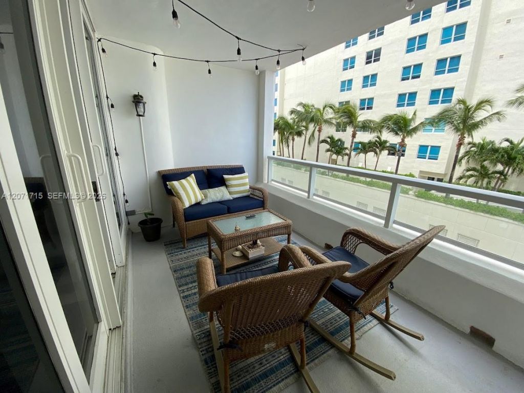 5005 Collins Ave , Unit 722, Miami Beach, FL 33140 Photo