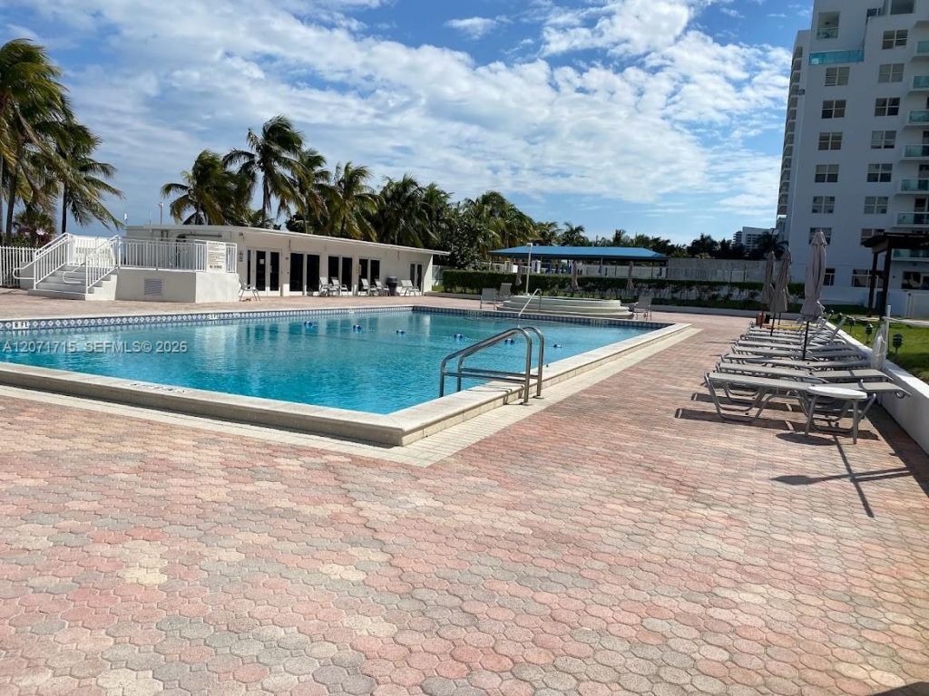 5005 Collins Ave , Unit 722, Miami Beach, FL 33140 Photo