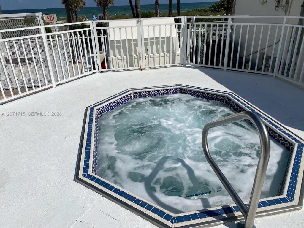 5005 Collins Ave , Unit 722, Miami Beach, FL 33140 Photo