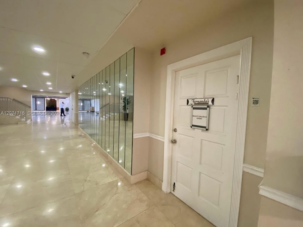 5005 Collins Ave , Unit 722, Miami Beach, FL 33140 Photo