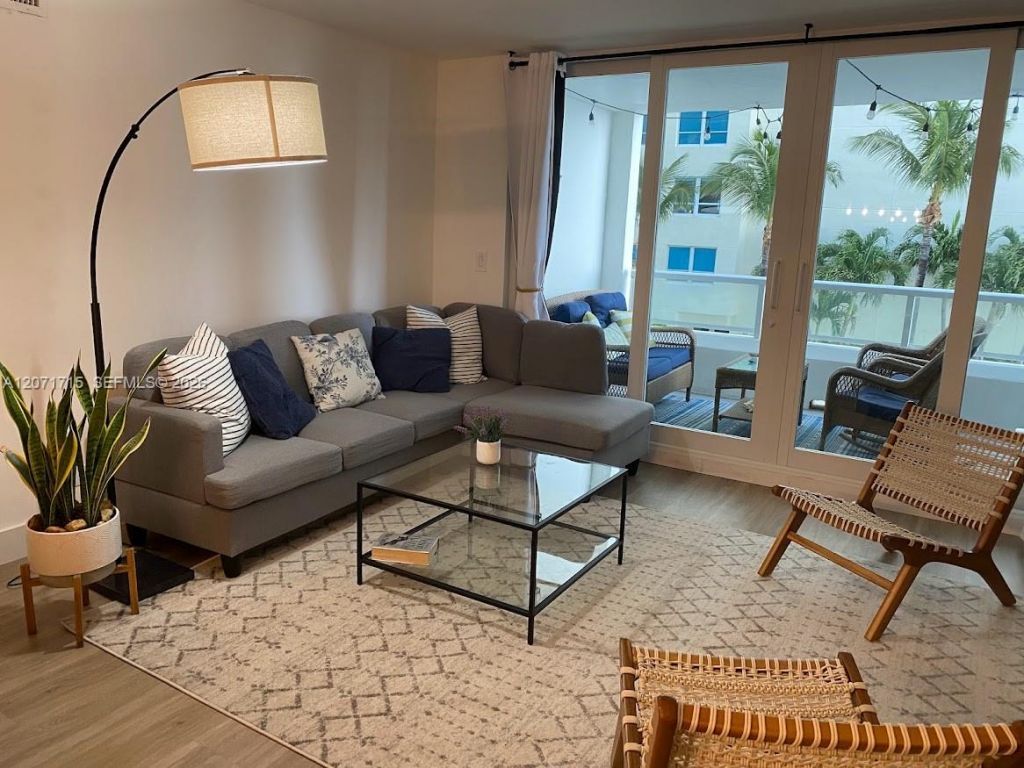 5005 Collins Ave , Unit 722, Miami Beach, FL 33140 Photo