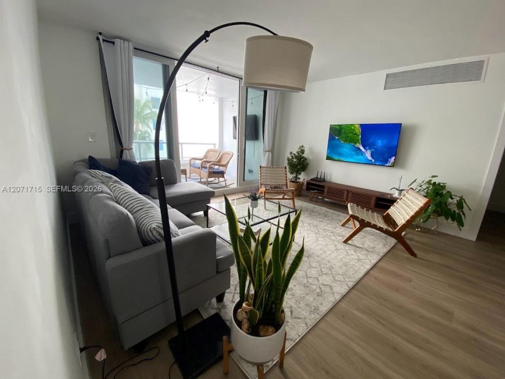 5005 Collins Ave , Unit 722, Miami Beach, FL 33140 Photo
