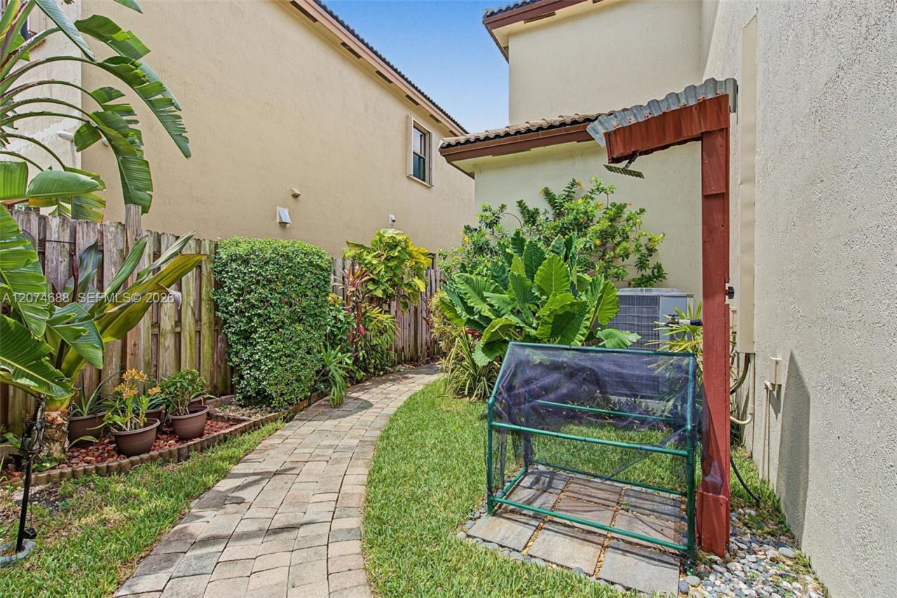 24065 SW 113th Psge, Homestead, FL 33032 Photo