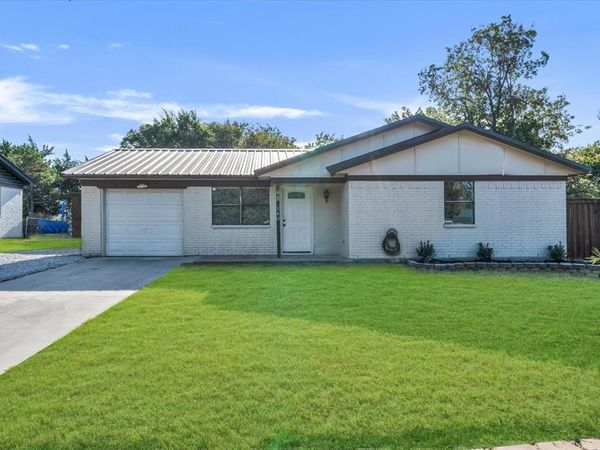 140 Redbud Street, Rhome, TX 76078