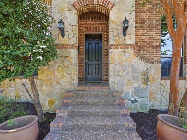 2310 Queen Morgan Lane, Lewisville, TX 75056