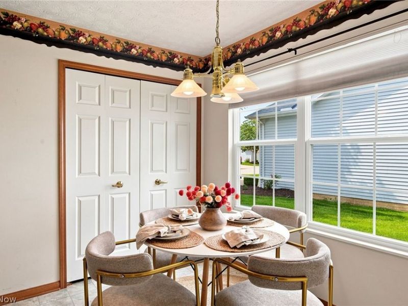 30890 Iris Court, North Olmsted, OH 44070 Photo 12