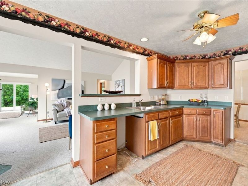 30890 Iris Court, North Olmsted, OH 44070 Photo 14