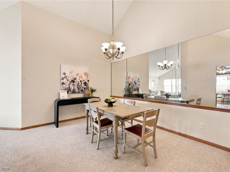 30890 Iris Court, North Olmsted, OH 44070 Photo 5
