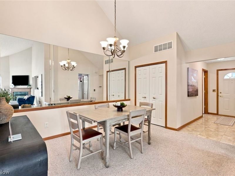 30890 Iris Court, North Olmsted, OH 44070 Photo 7