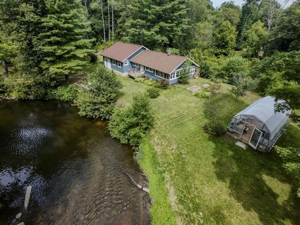 7140 N Amy School Road, Howard City, MI 49329