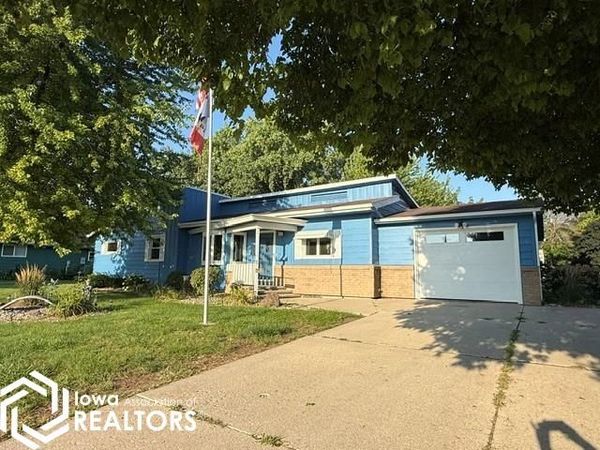 804 S Harriet Street, Algona, IA 50511