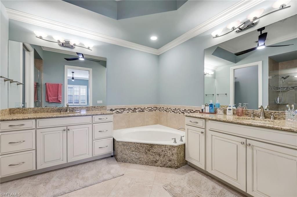 795 Bentwater Cir , Unit 204, Naples, FL 34108 Photo