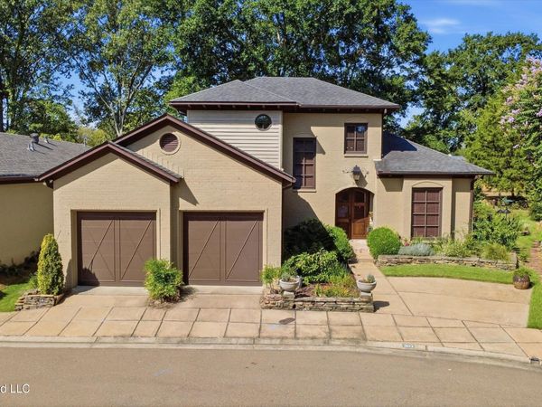 303 Tuscany Court, Ridgeland, MS 39157