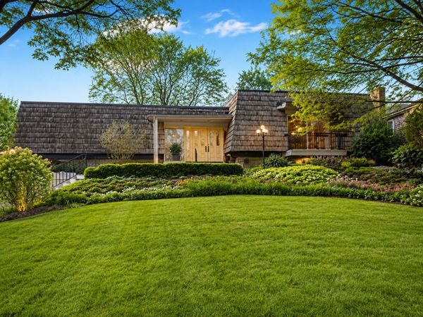 130 Surrey Lane , Burr Ridge, IL 60527