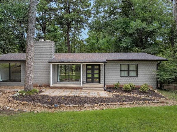 16 Robinwood Drive, Little Rock, AR 72227