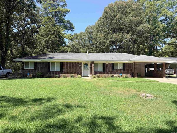 906 Walnut St , Crossett, AR 71635