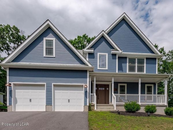 94 Aleksander Boulevard, Mountain Top, PA 18707