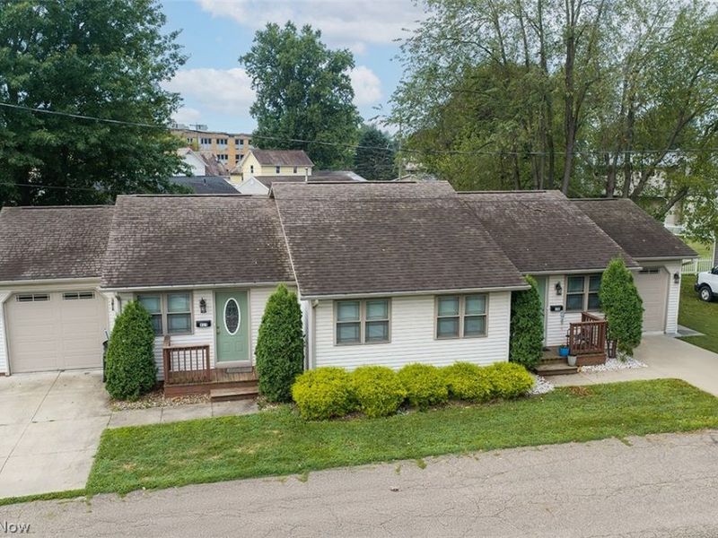 314 - 318 Esther Court NW, New Philadelphia, OH 44663 Photo 2