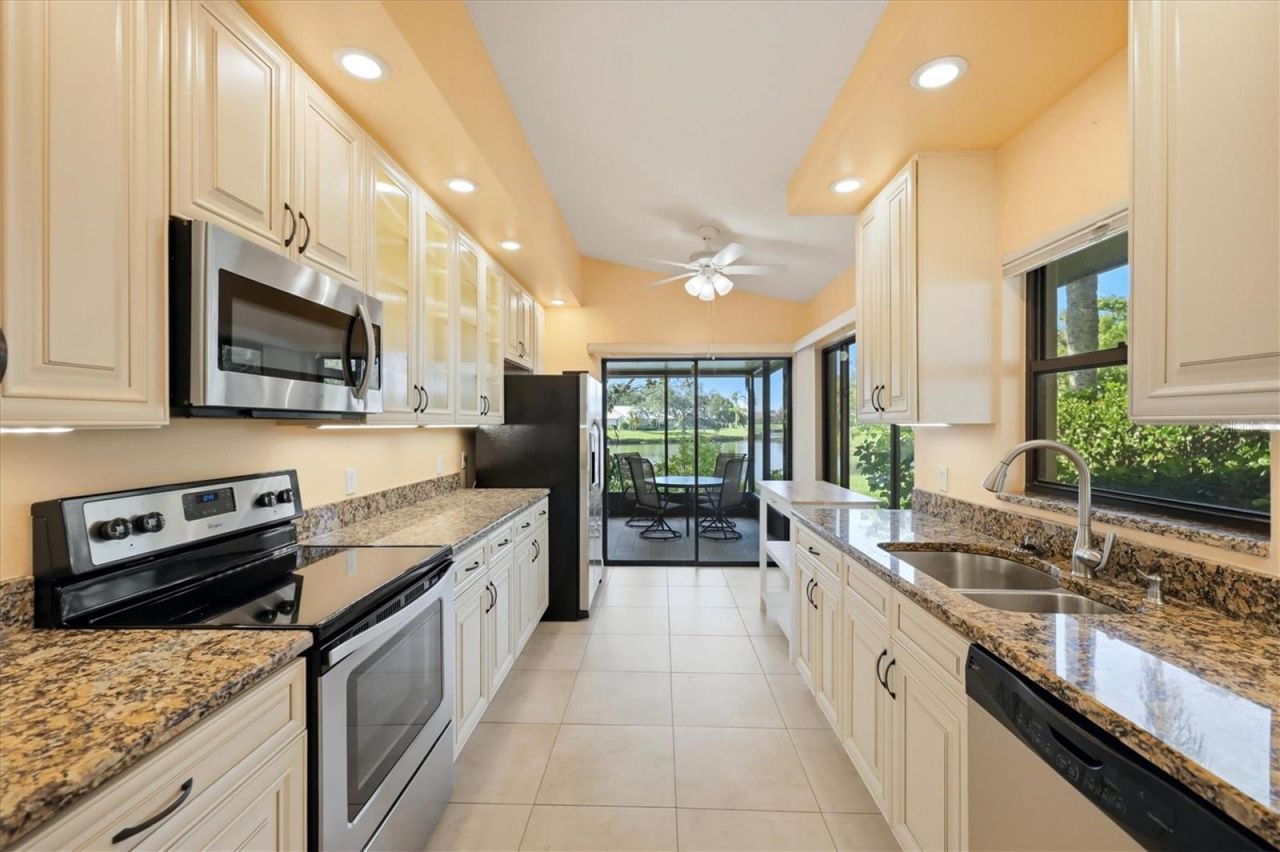 214 Southampton Drive, Unit 327, Venice, FL 34293 Photo