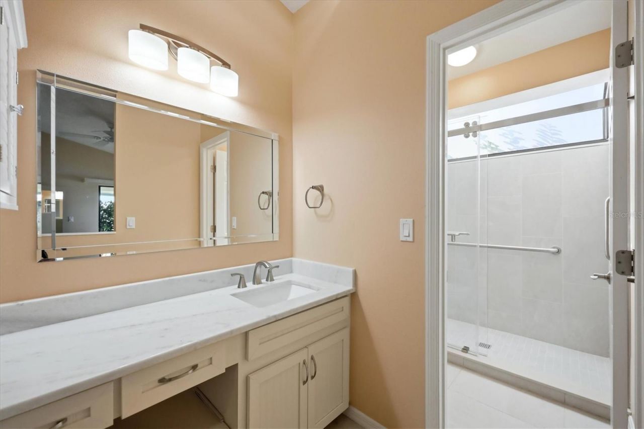 214 Southampton Drive, Unit 327, Venice, FL 34293 Photo