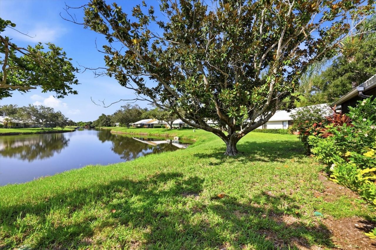 214 Southampton Drive, Unit 327, Venice, FL 34293 Photo