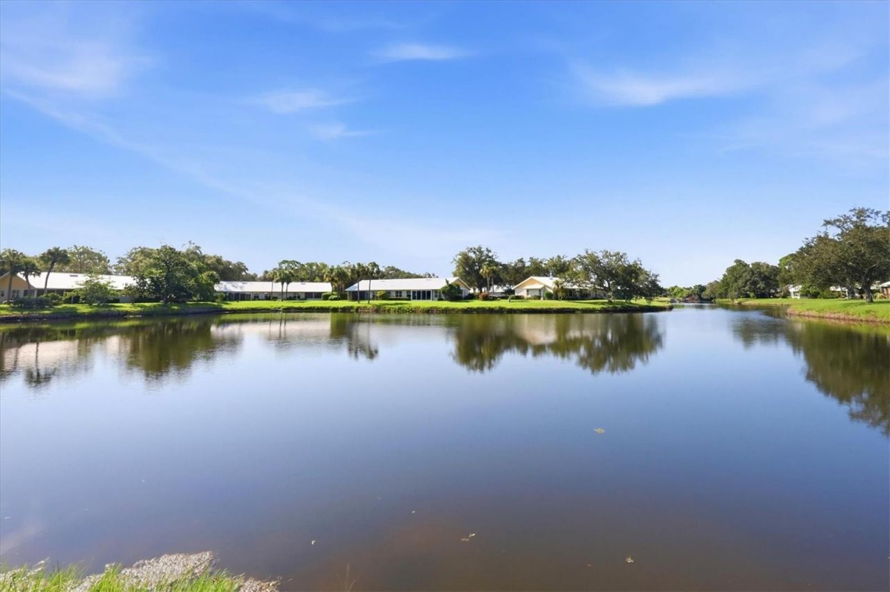 214 Southampton Drive, Unit 327, Venice, FL 34293 Photo