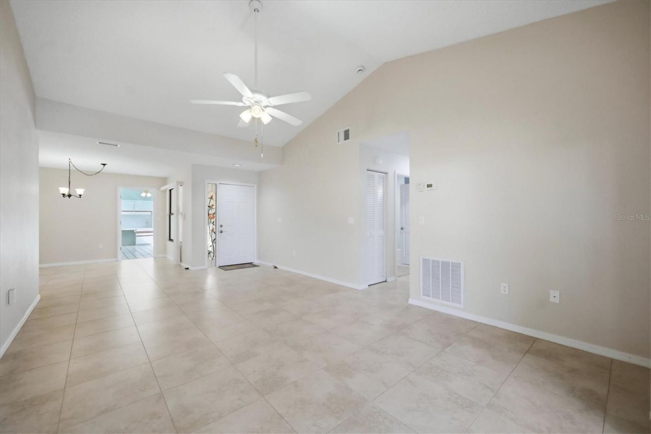 214 Southampton Drive, Unit 327, Venice, FL 34293 Photo