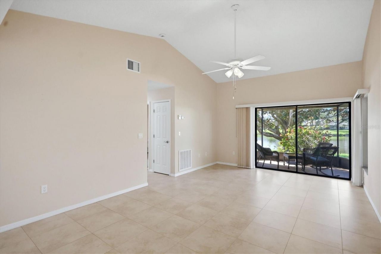 214 Southampton Drive, Unit 327, Venice, FL 34293 Photo