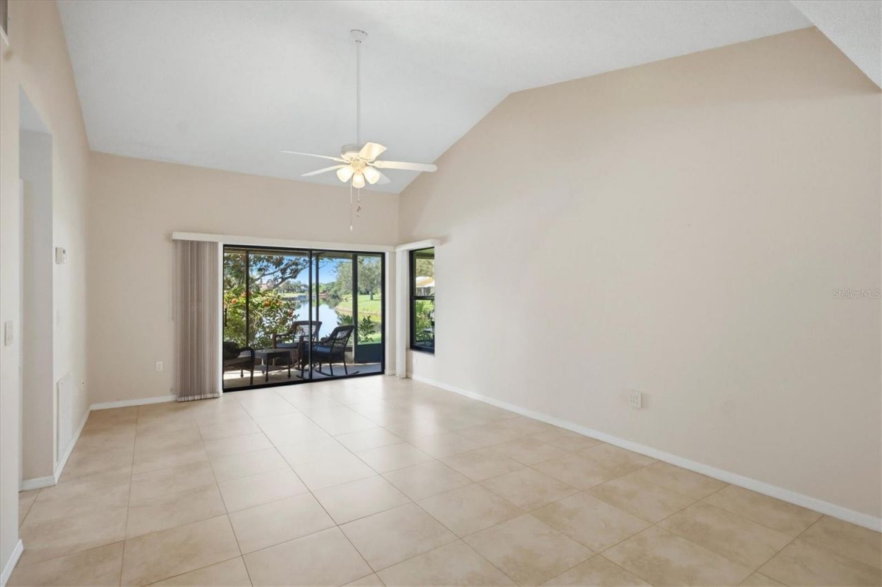 214 Southampton Drive, Unit 327, Venice, FL 34293 Photo