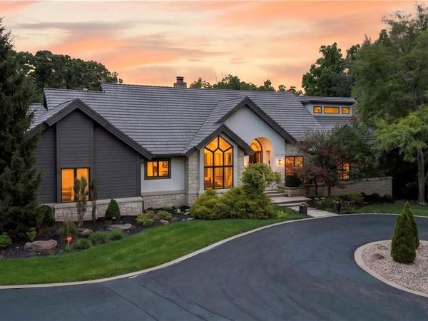 3805 W 123rd Street, Leawood, KS 66209