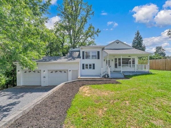 1325 Lewis RD SE, Roanoke, VA 24014