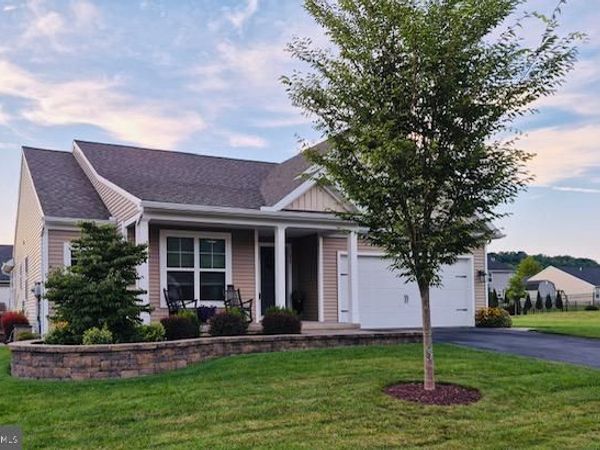 42 CAMBRIDGE LANE, LEWISTOWN, PA 17044