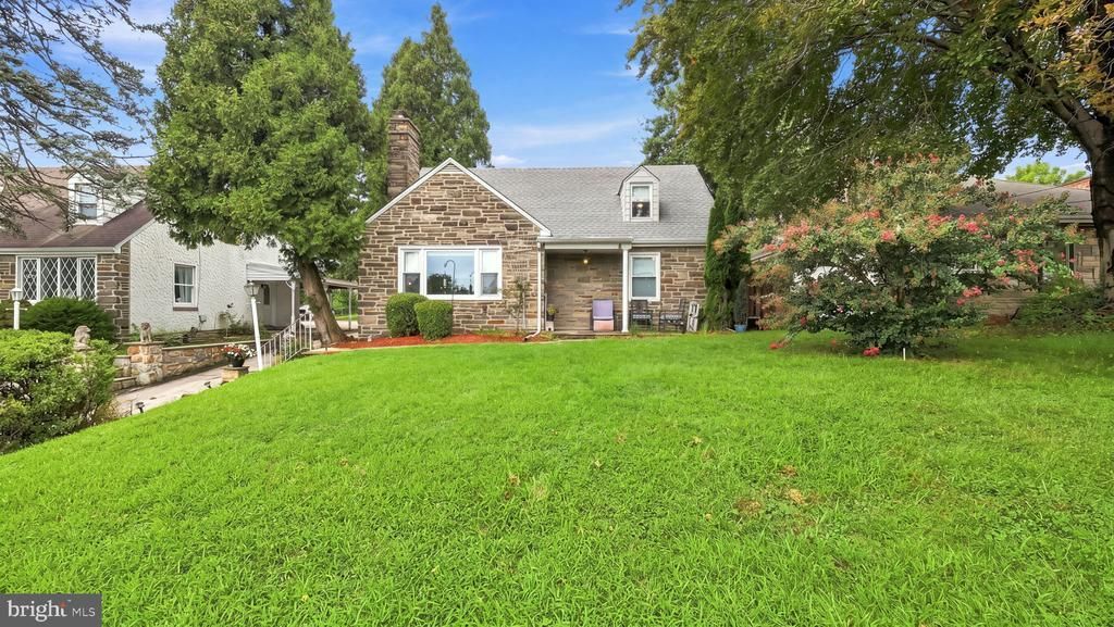 466 Paoli Avenue, Philadelphia, PA 19128 Main Photo