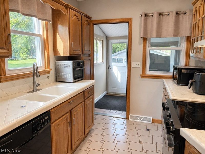376 Fairgrounds Road, Painesville, OH 44077 Photo 9