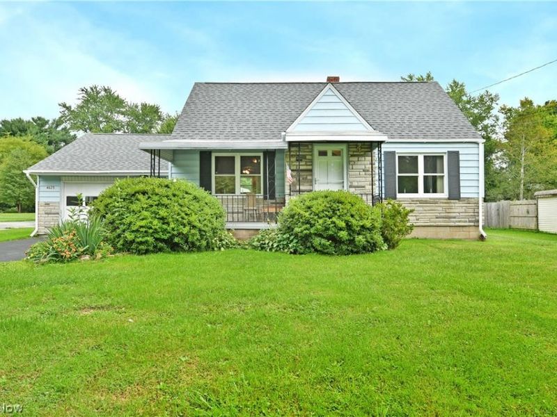 4625 Middle Drive , Youngstown, OH 44505 Photo 2