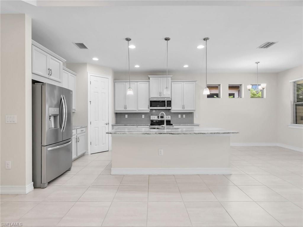 16382 Barclay Ct , Naples, FL 34110 Photo