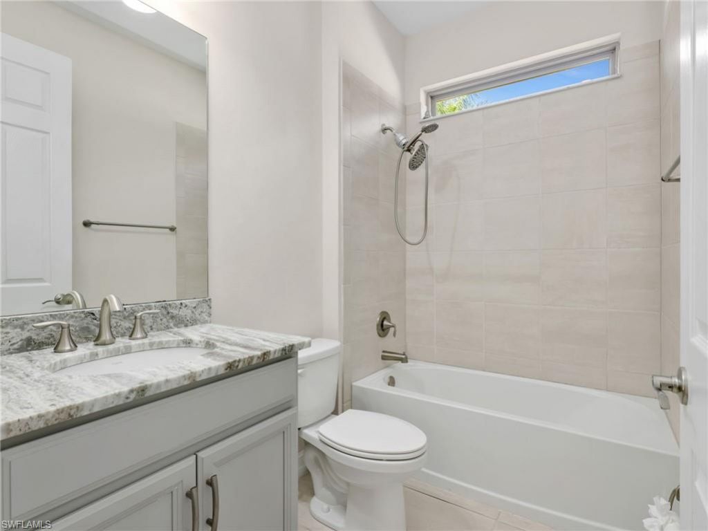 16382 Barclay Ct , Naples, FL 34110 Photo