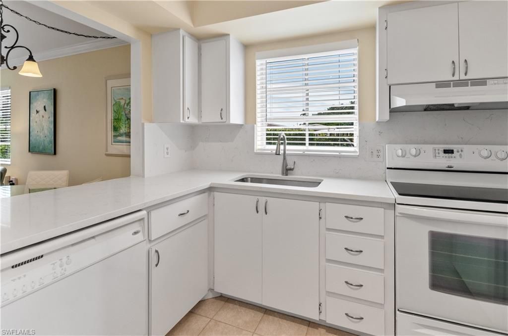5 High Point Cir W, Unit 104, Naples, FL 34103 Photo