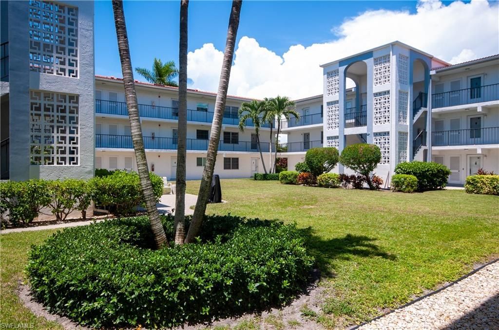 5 High Point Cir W, Unit 104, Naples, FL 34103 Photo