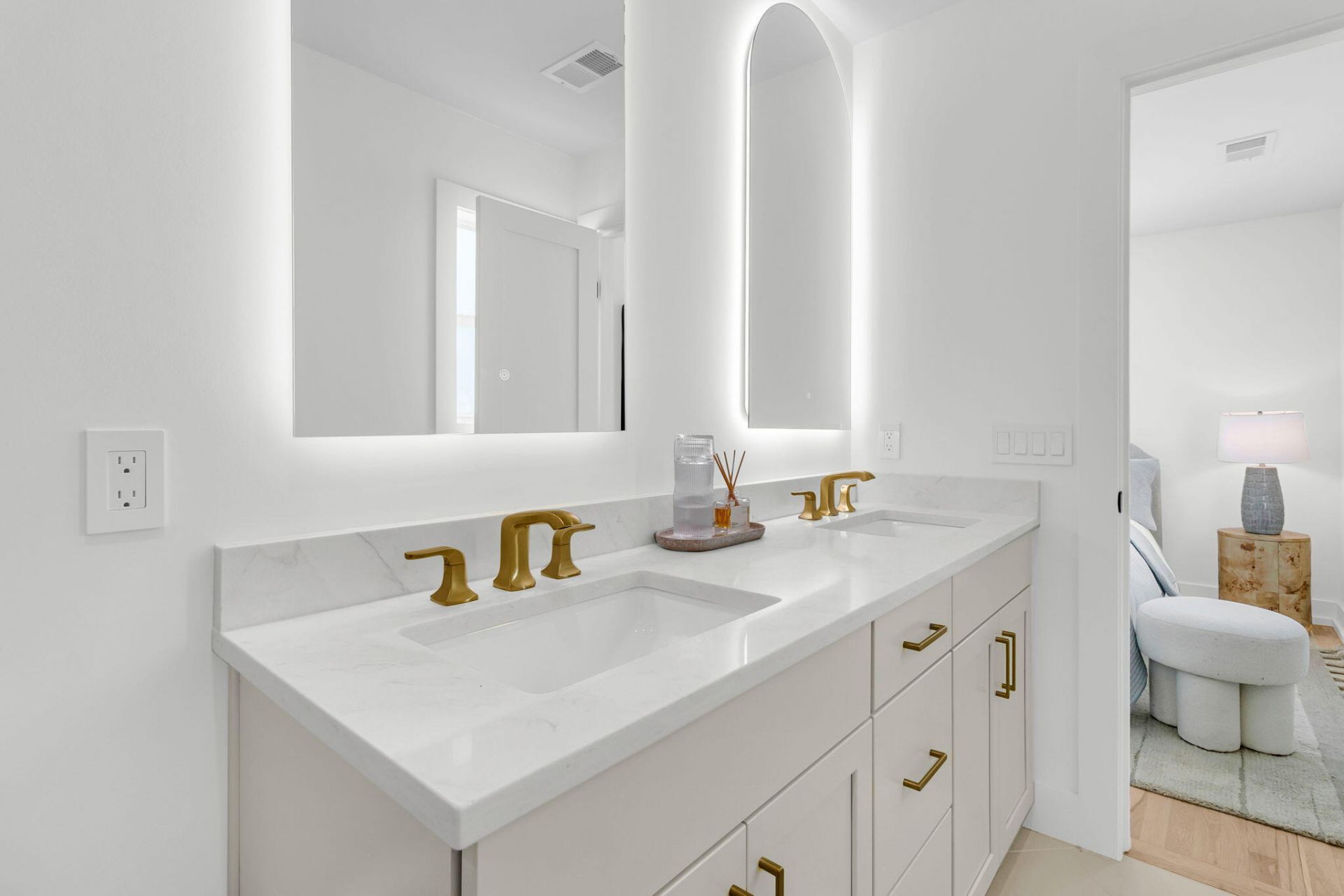 679 Kent Street Photo 26