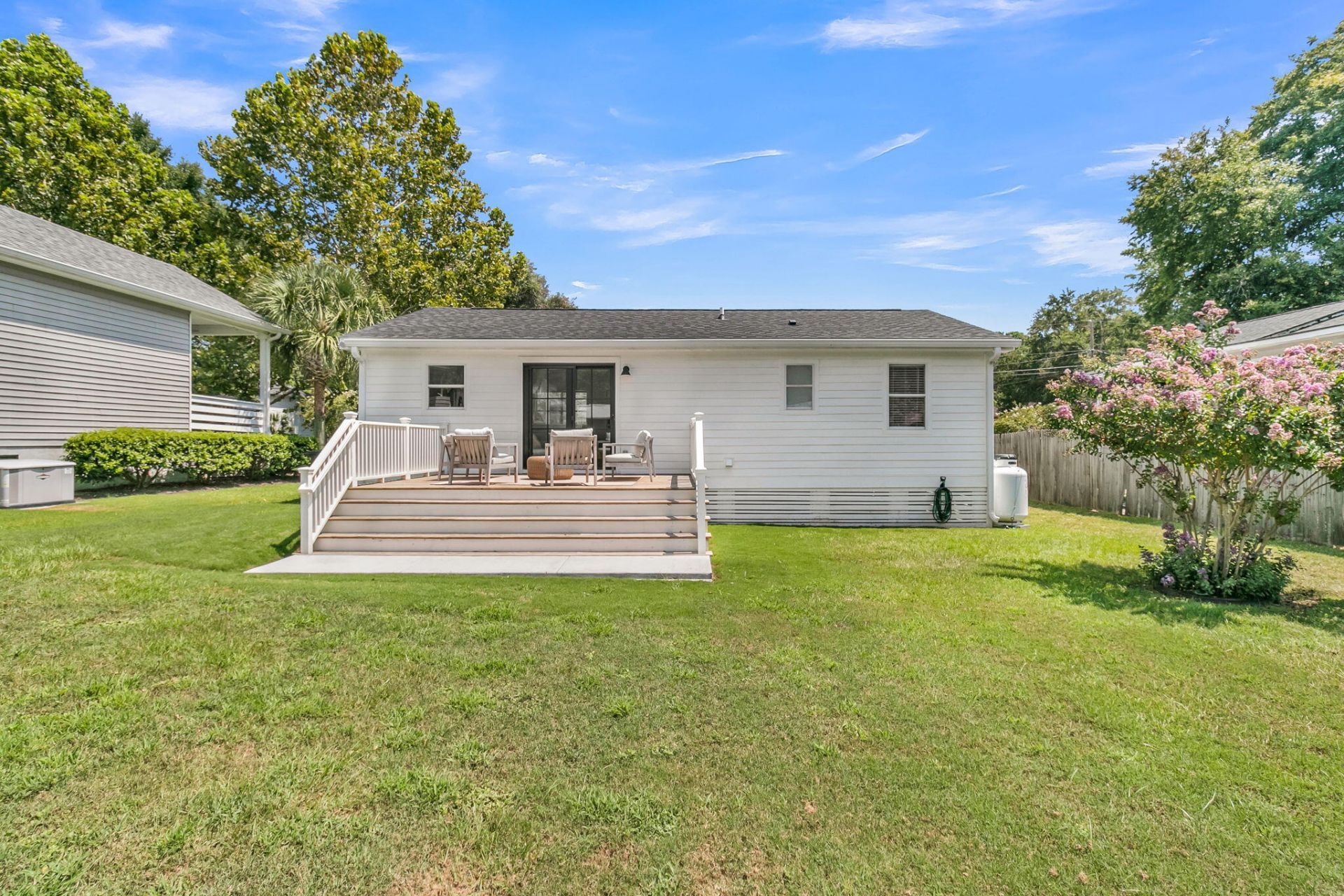 679 Kent Street Photo 36