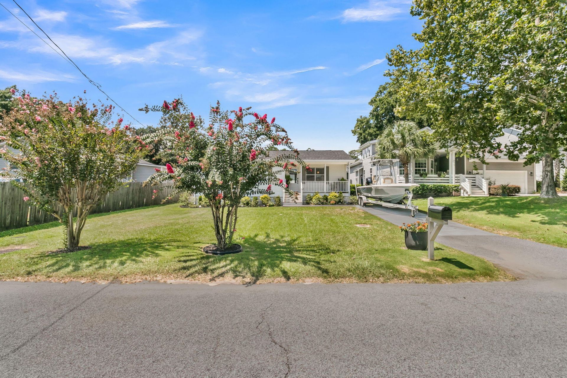679 Kent Street Photo 39