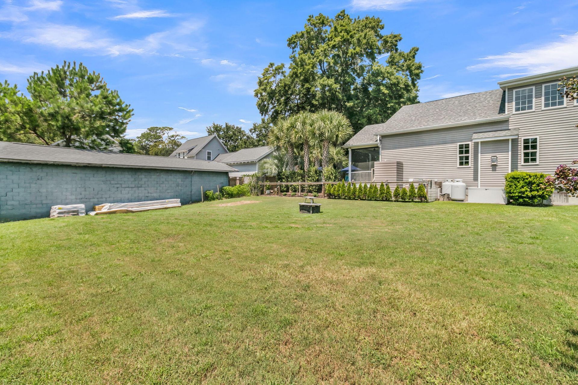 679 Kent Street Photo 41