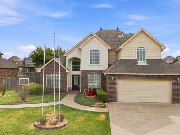 2505 S 10th Street , Broken Arrow, OK 74012